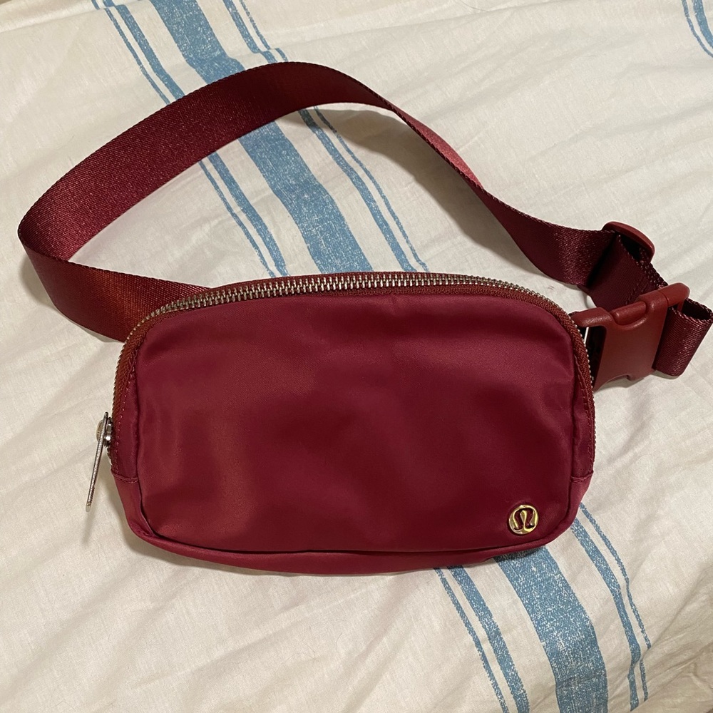 Lululemon Everywhere Belt Bag EUC - Red Merlot